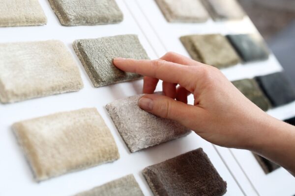 Scelta delle tonalità del tappeto per il tuo salotto